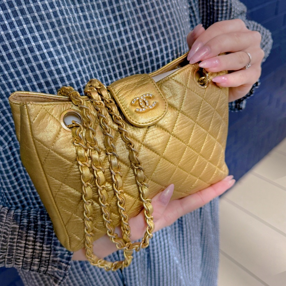 Sale!CHANEL Limited Edition Crystal CC Logo Shoulder Bag TWS